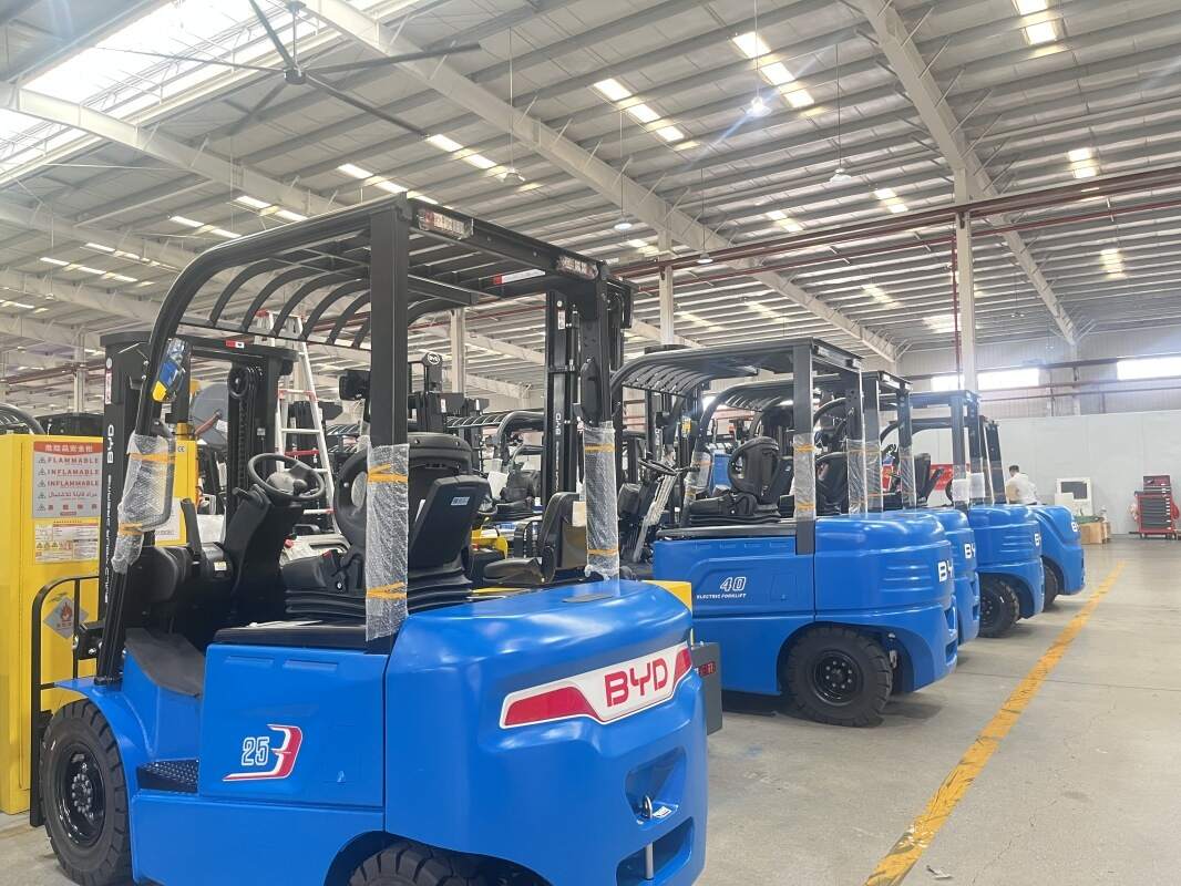 BYD بطارية ليثيوم حالة رافعة شوكية | مصنع الزجاج الأخضر ذكي اللوجستية التعامل مع الحل(الرقم1) BYD بطارية ليثيوم حالة رافعة شوكية | مصنع الزجاج الأخضر ذكي اللوجستية التعامل مع الحل(الرقم1)