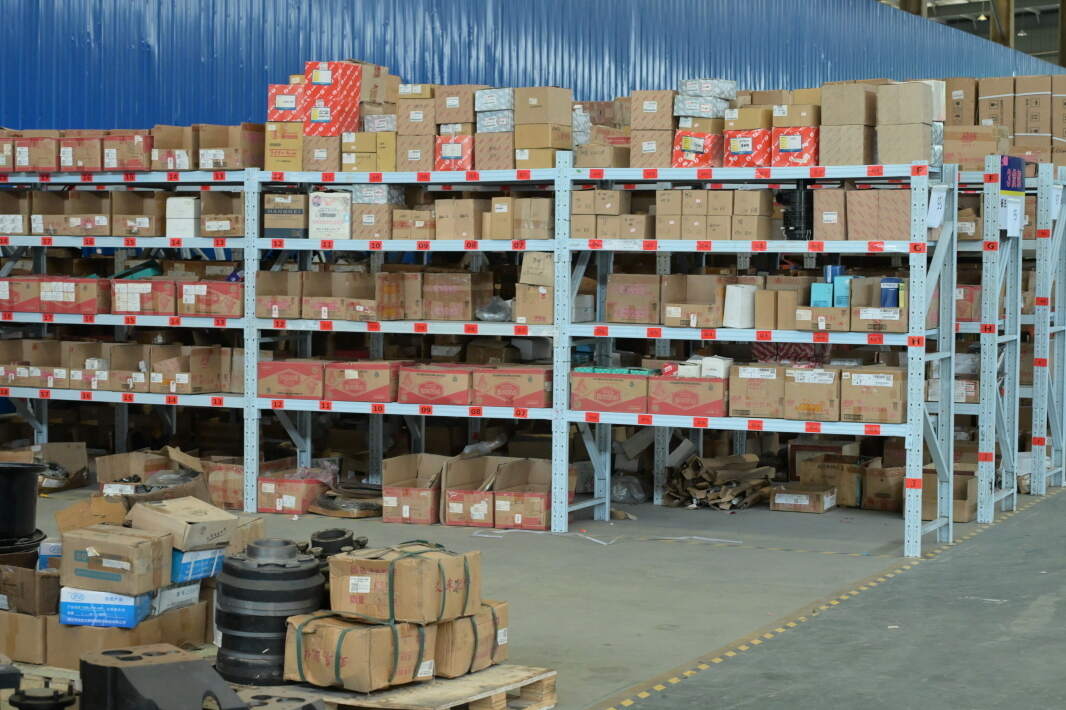 رافعة شوكية كهربائية صديقة للبيئة: الحل الأمثل لـ المتاجر الكبرى